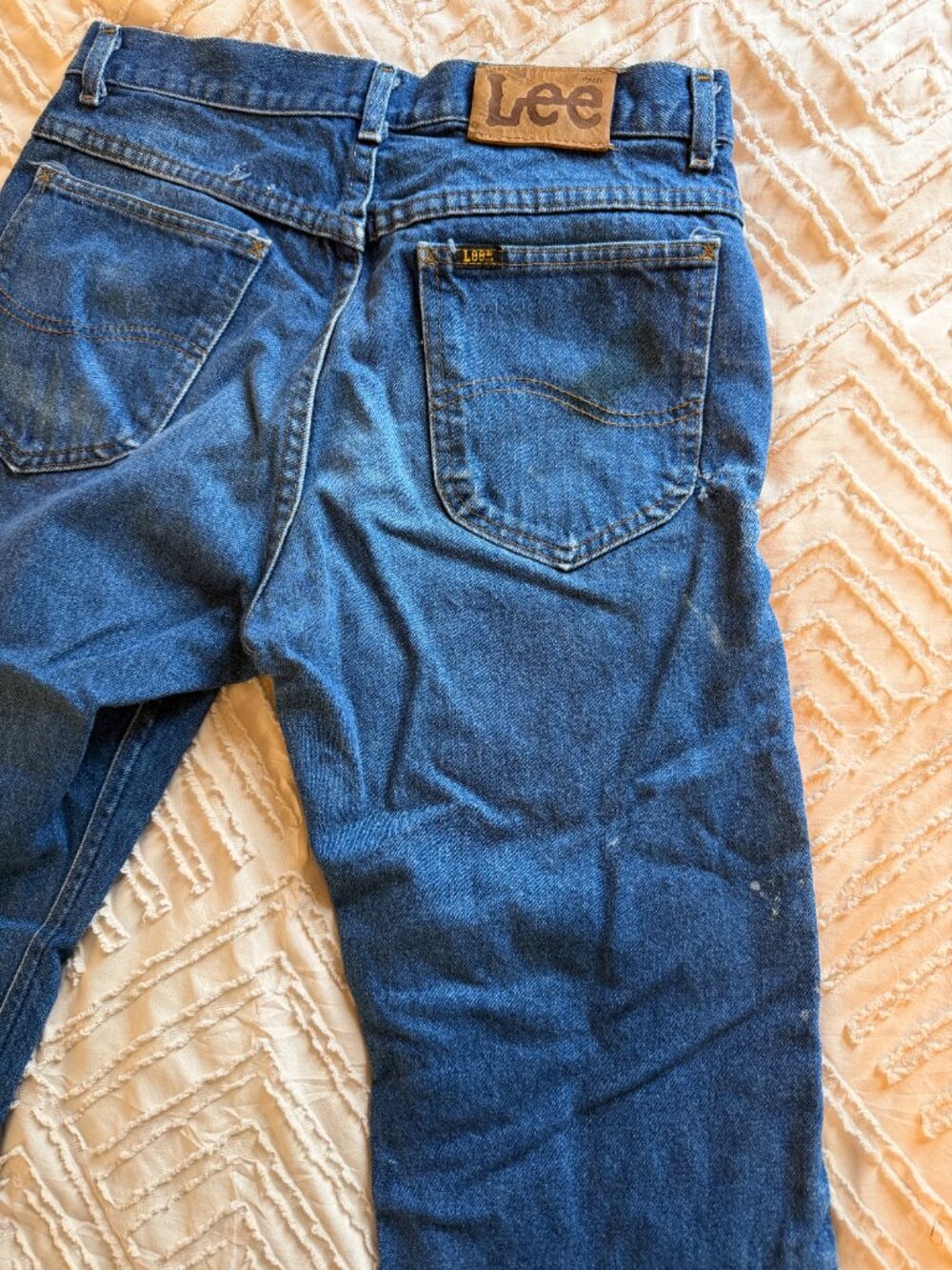 Vintage 80s or 90s Lee Jeans - Distressed/Thrashed - Made in USA - 32 x 34 - Picture 7 of 8